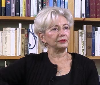 Frau Mamatis im Gespräch mit unserem Archiv